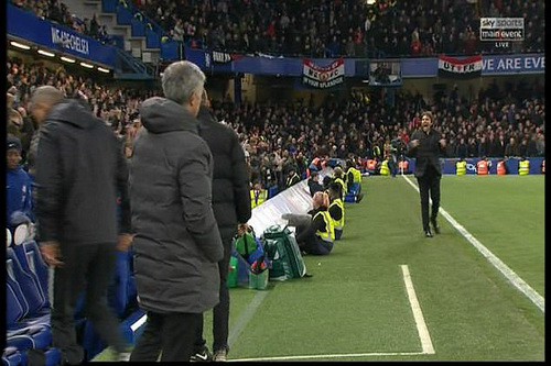 &Aacute;m ảnh Stamford Bridge, Man United gục ng&atilde; trước Chelsea - Ảnh 2.