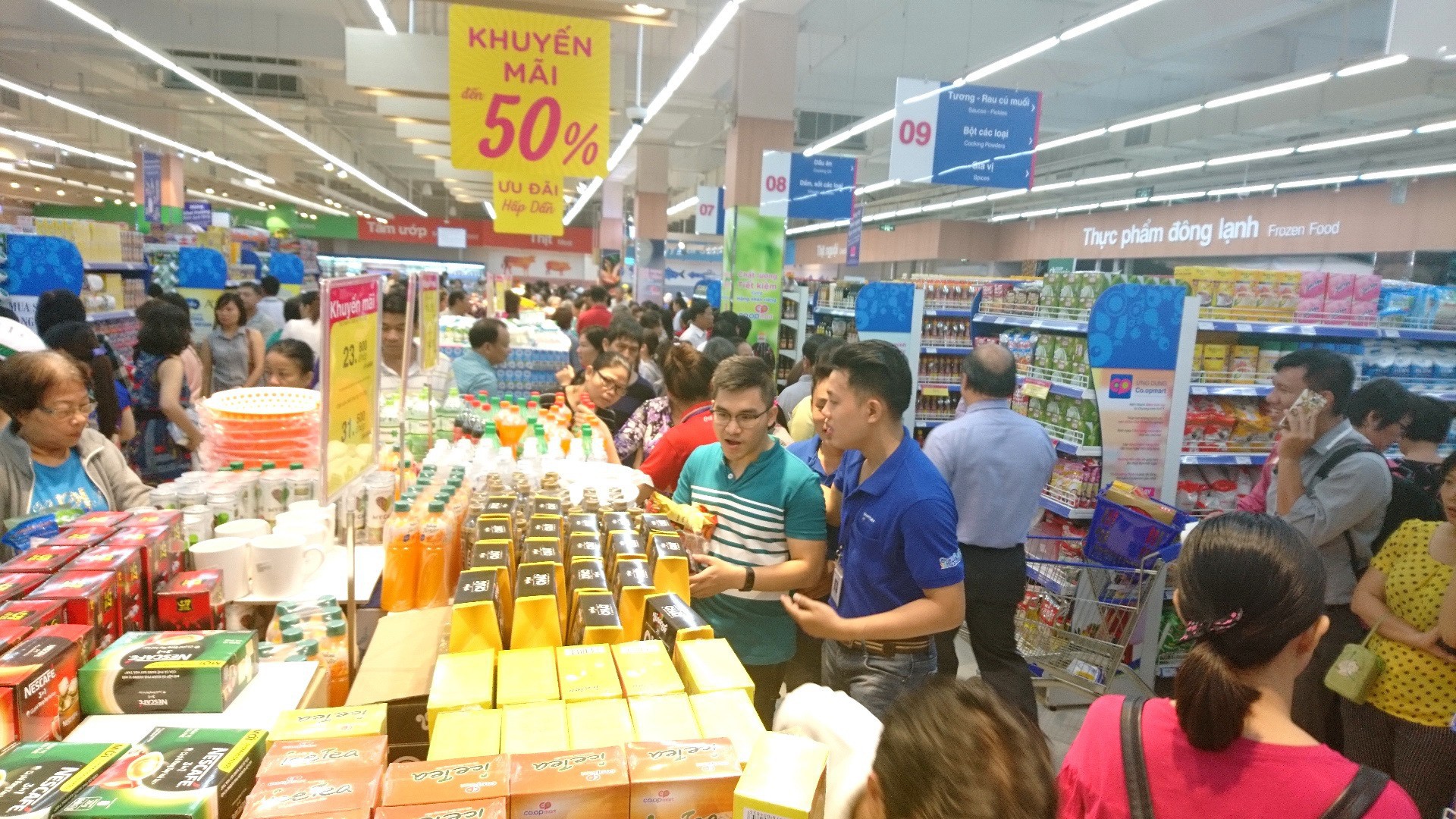 Nhiều siêu thị đồng loạt bước vào kỳ khuyến mãi