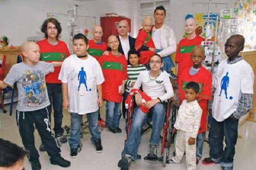 "Thiên sứ thiện nguyện" Ronaldo xây bệnh viện nhi ở Chile