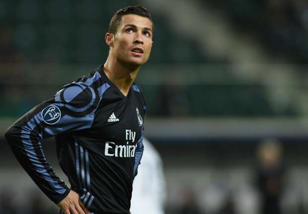 Ronaldo phủ nhận dùng tiền che giấu vụ tình một đêm