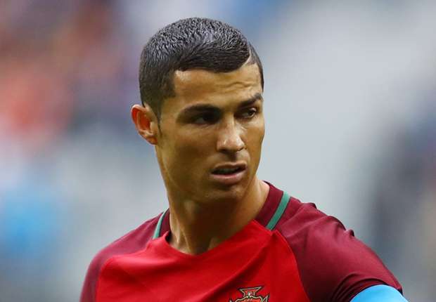 Vidal khiêu khích Ronaldo trước đại chiến Chile - Bồ Đào Nha