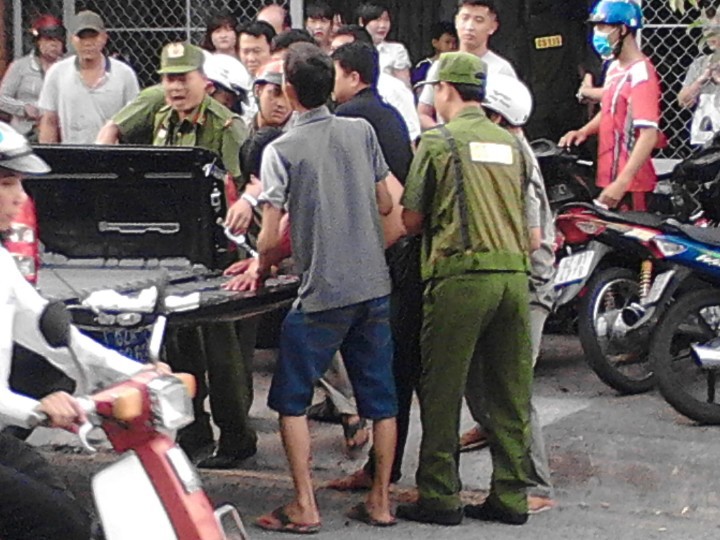 Sát hại vợ tại quán ăn - Ảnh 1.