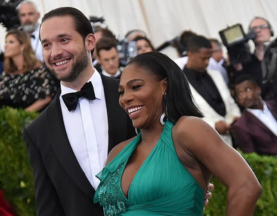 Serena Williams xúc động khoe ảnh con gái mới chào đời