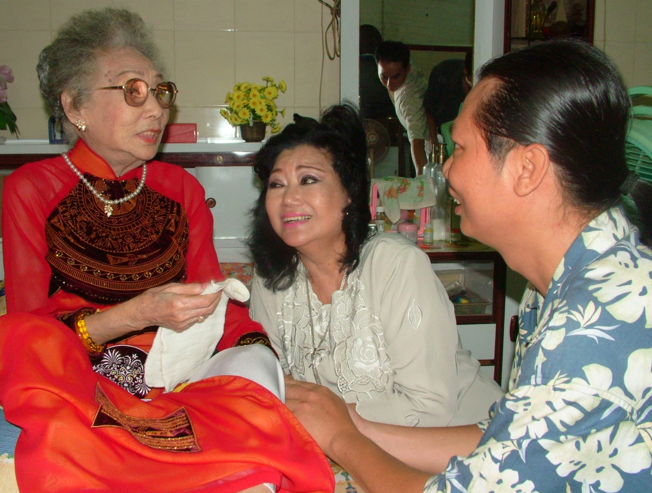 NSƯT Tô Kim Hồng thay chồng lo giỗ NSND Phùng Há - Ảnh 5.