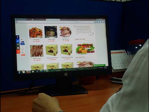 “Săn” đặc sản trên mạng ngày cận Tết
