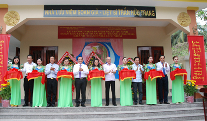 Lãnh đạo ngành văn hóa của TP HCM và Tiền Giang cắt băng khánh thành nhà lưu niệm
