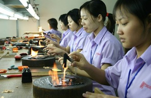 Phí môi giới xuất khẩu lao động Đài Loan không quá 1.500 USD
