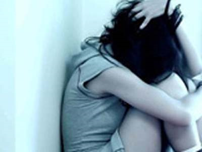 Đến nhà hàng xóm chơi, thanh niên 19 tuổi dâm ô bé gái