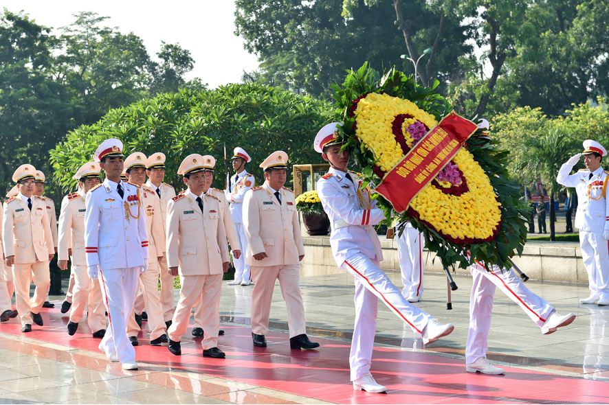 Tổng Bí thư: Không bao giờ quên ơn các anh hùng liệt sĩ, thương binh