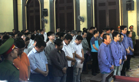 Tuyên án bác sĩ, sinh viên trong đường dây đánh bạc 330 tỉ