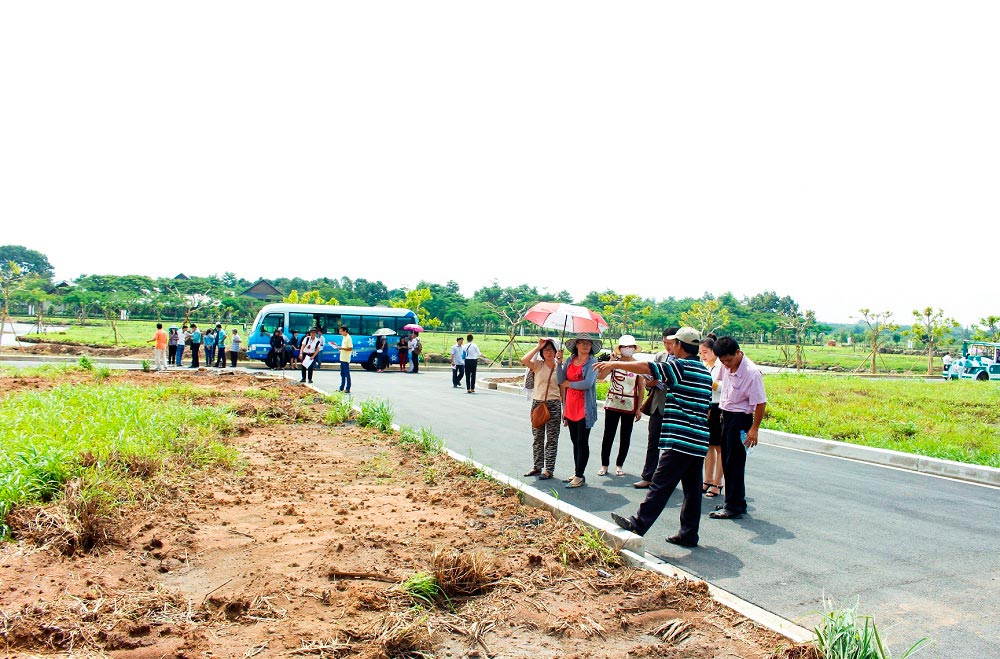 Sốt đất nền Sài Gòn, doanh nghiệp BĐS bẻ lái đầu tư tận dụng "cơ hội vàng"