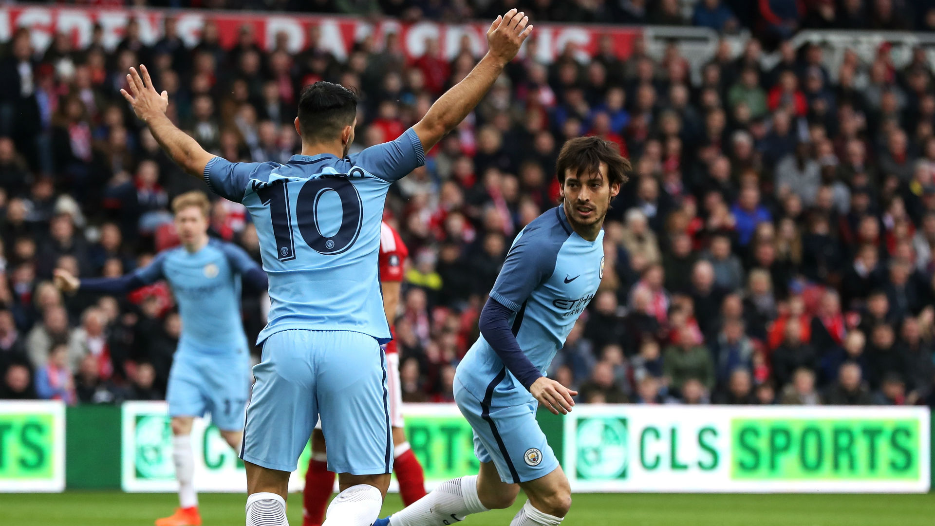 Aguero và Silva giúp Man City sớm gianh vé vào bán kết cúp FA