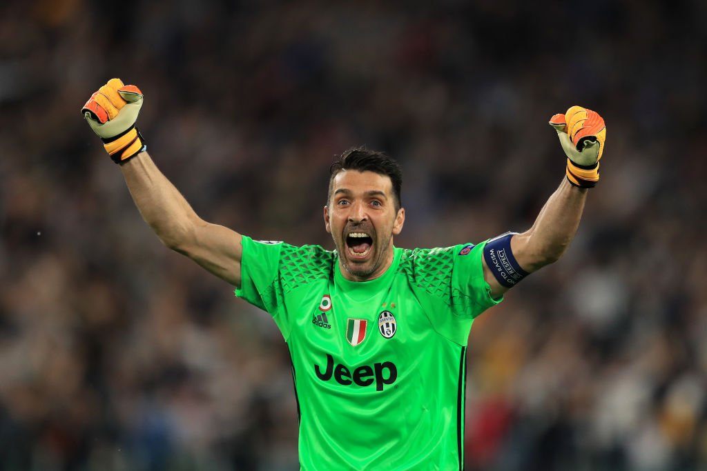 Buffon khát cúp Champions League trước khi "treo găng"