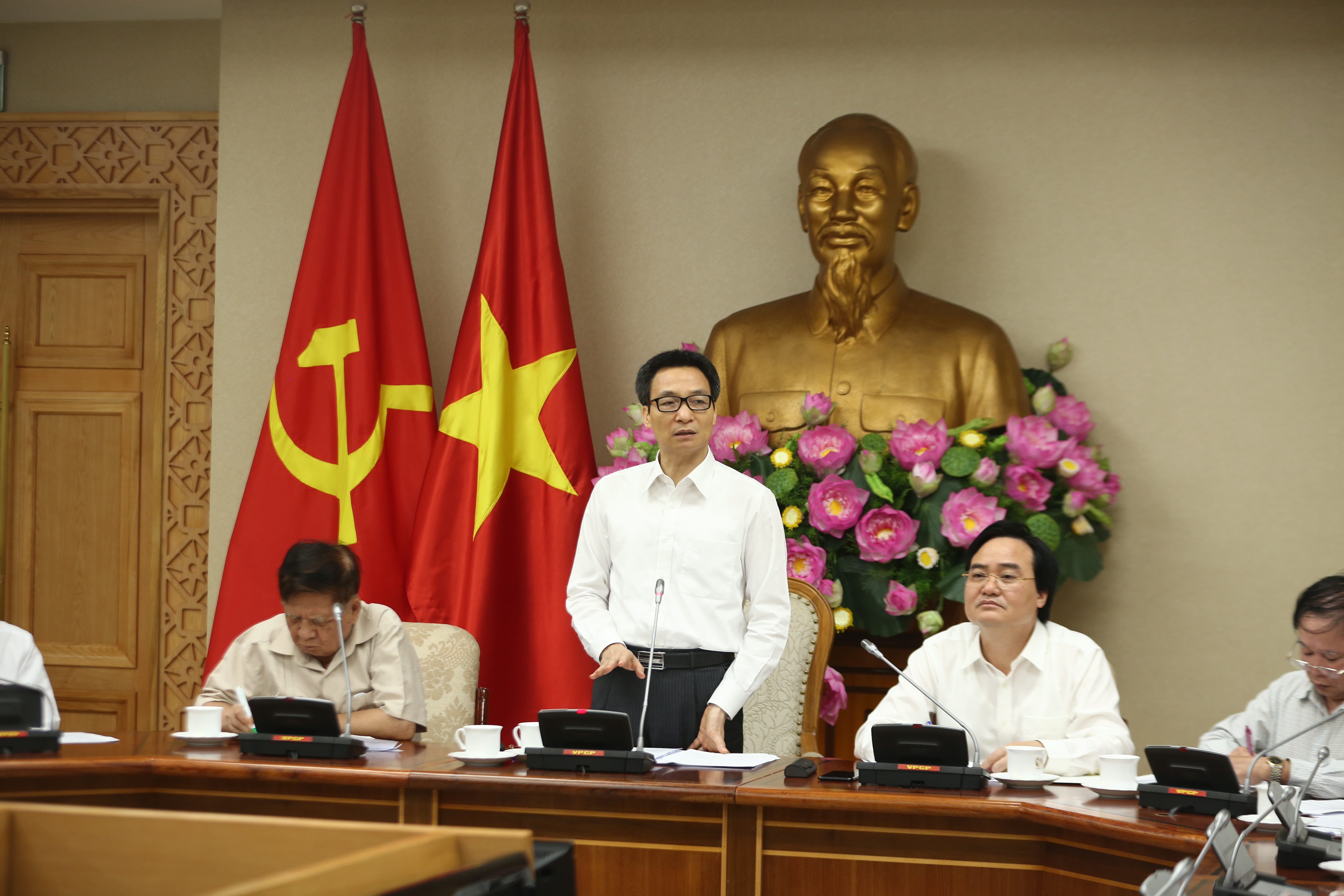 Đầu vào thấp do sinh viên sư phạm không có việc làm