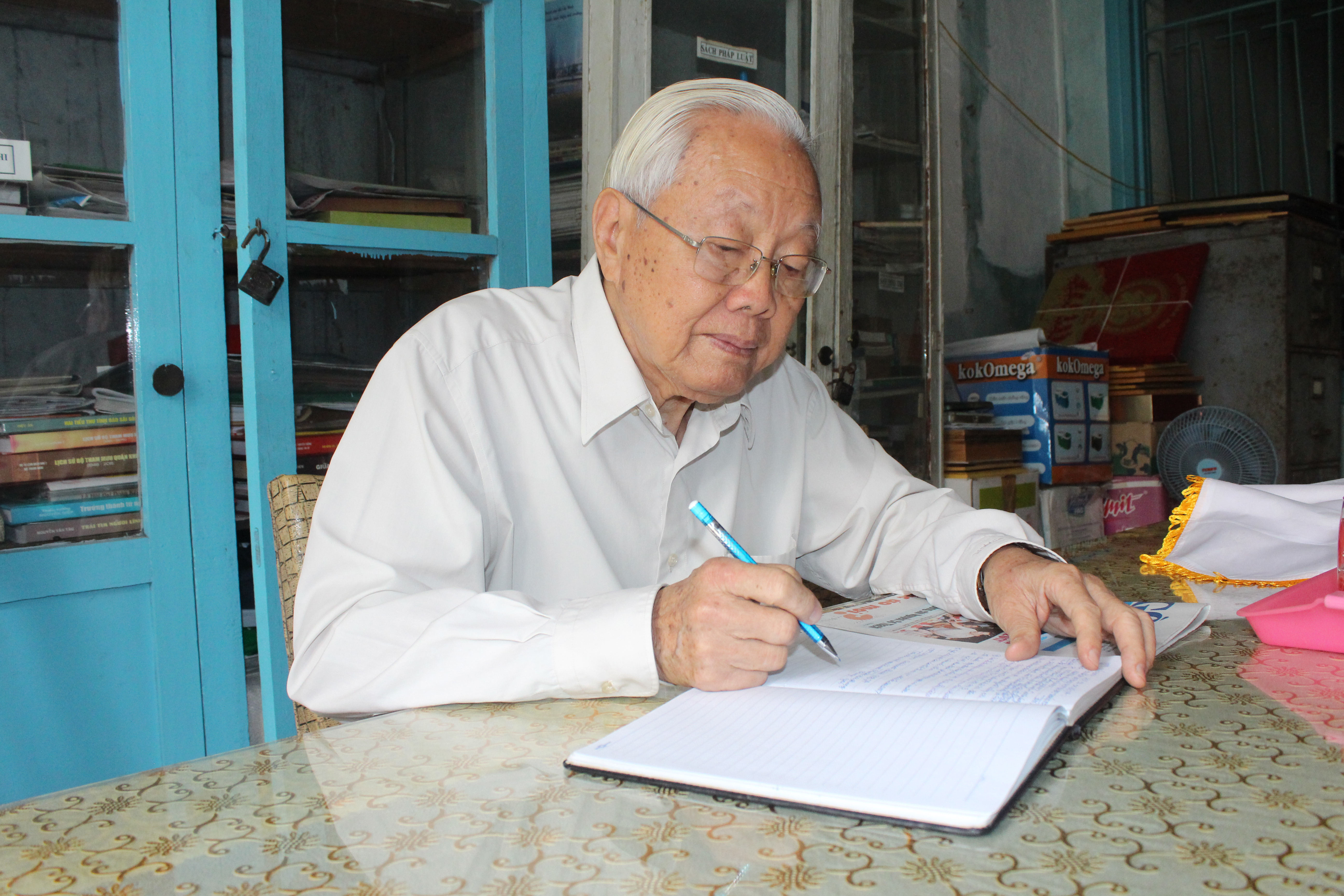 Luôn luôn phục vụ nhân dân