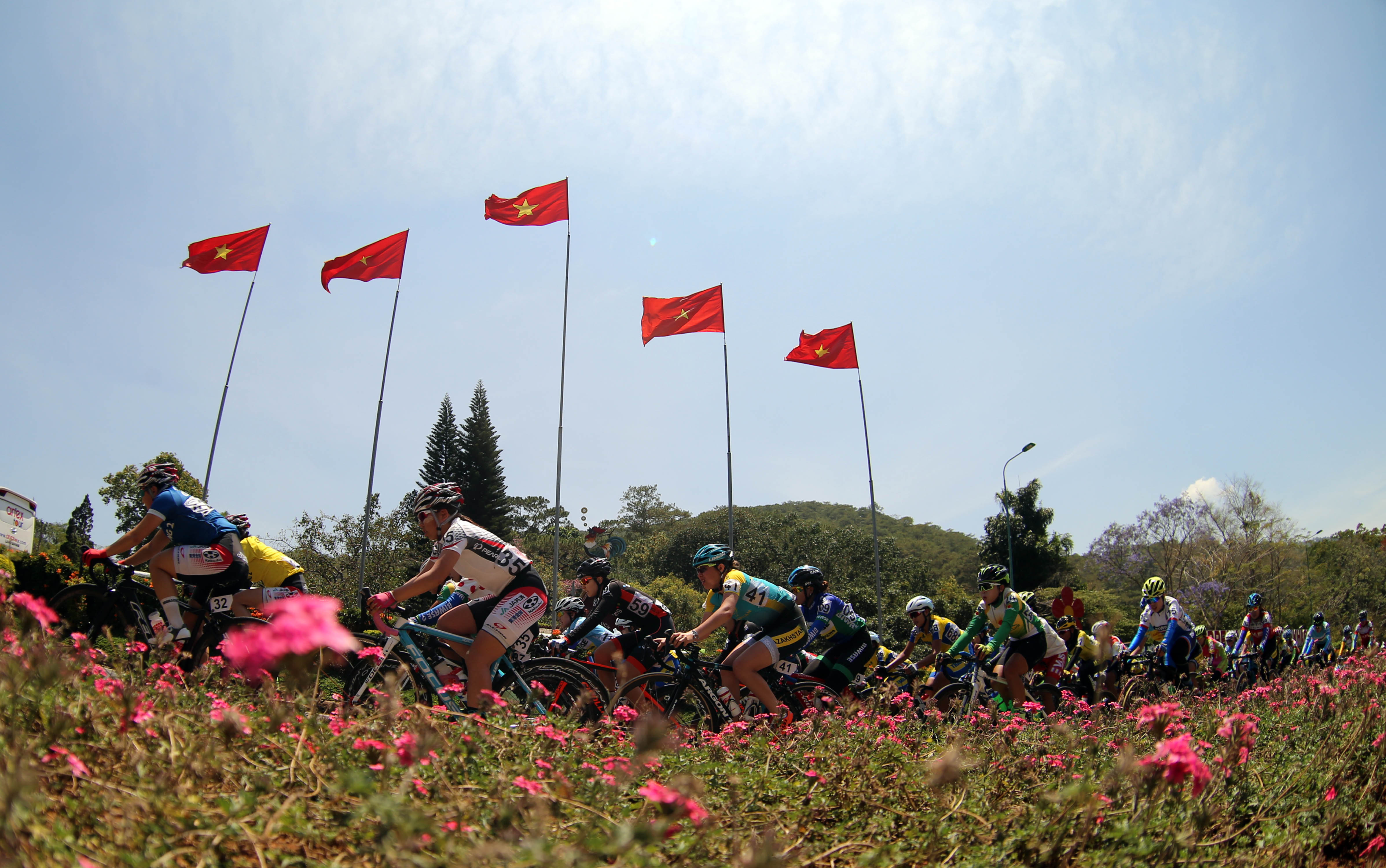 Đoàn đua vào Đà Lạt