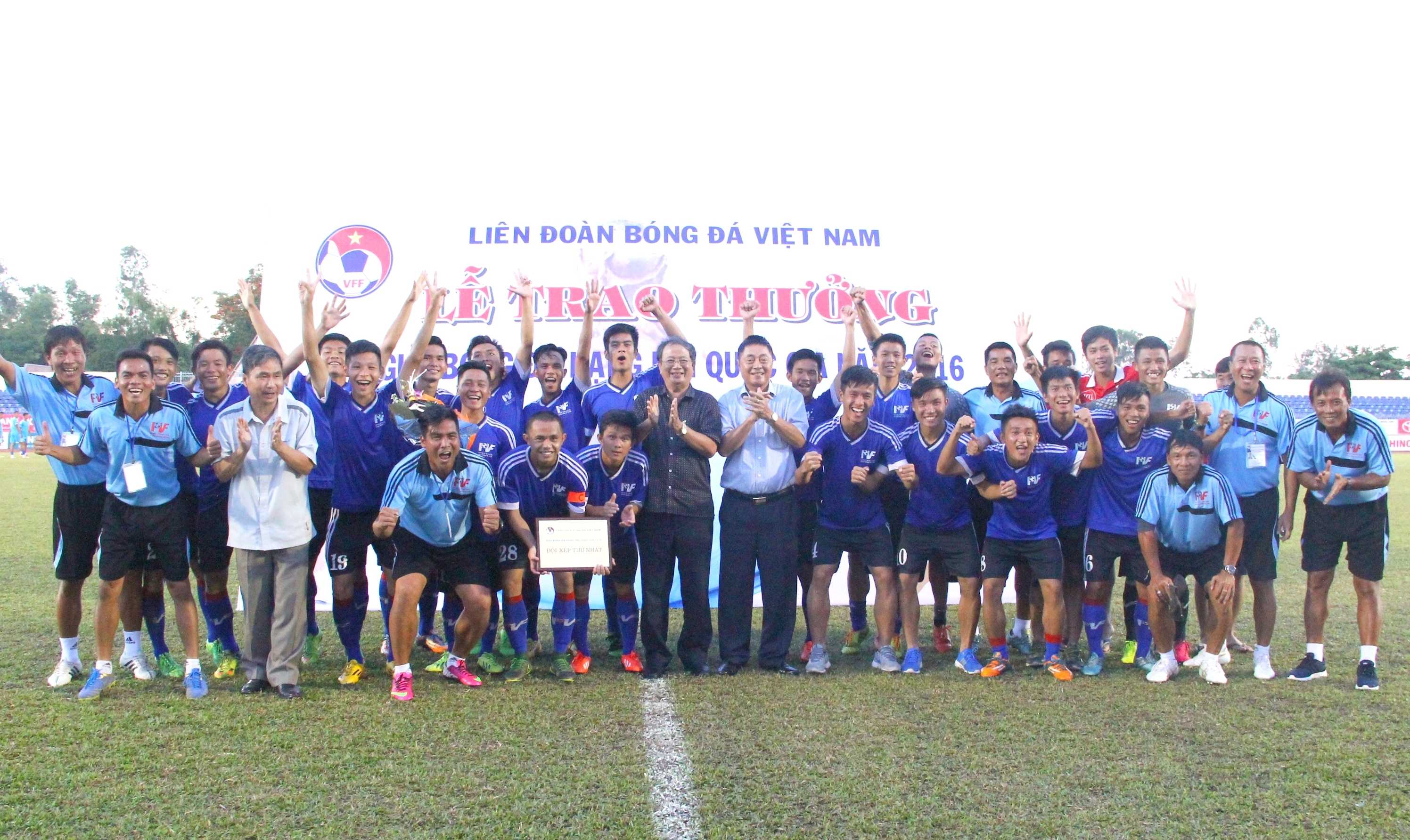 Đội Hạng nhì PVF vô địch giải Hạng nhì Quốc gia năm 2016