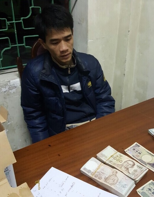 "Đạo chích" hoa mắt vì bọc ngoại tệ trị giá 6,1 tỉ đồng trên xe khách