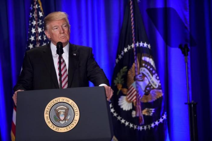 Ông Trump và tổng thống Mexico "thân thiện" điện đàm