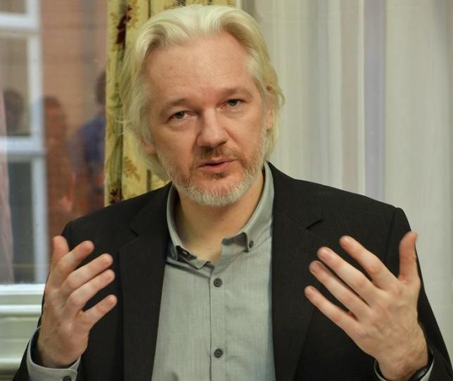 WikiLeaks dọa ông Trump