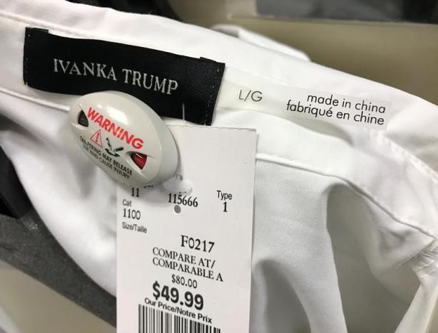 Bênh con gái, ông Trump bị chỉ trích lạm quyền