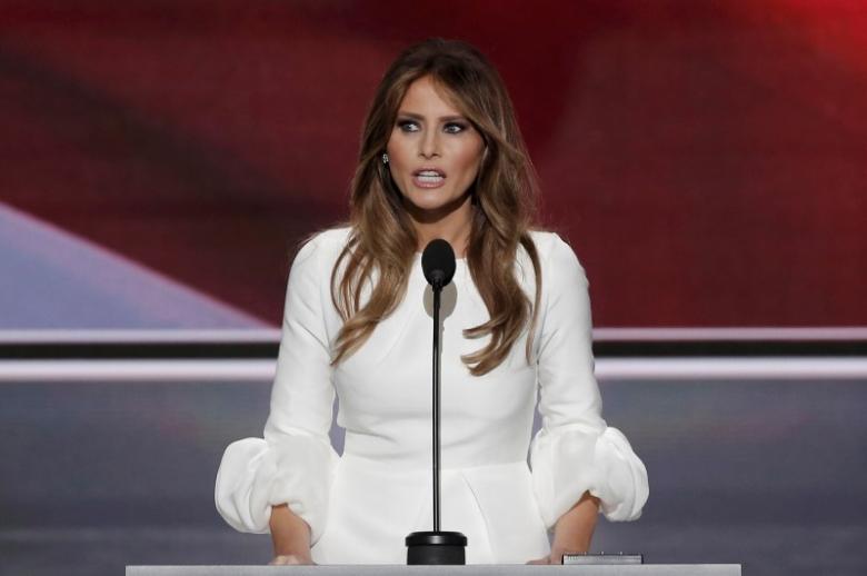 Vợ ông Trump lẽ ra phải bị trục xuất theo sắc lệnh của chồng
