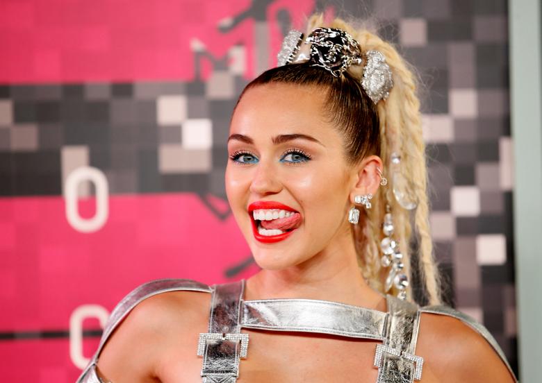 Miley Cyrus từ "gái hư" thành "gái ngoan"?
