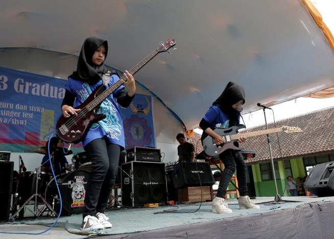 Những cô gái mê rock, bất chấp định kiến Hồi giáo