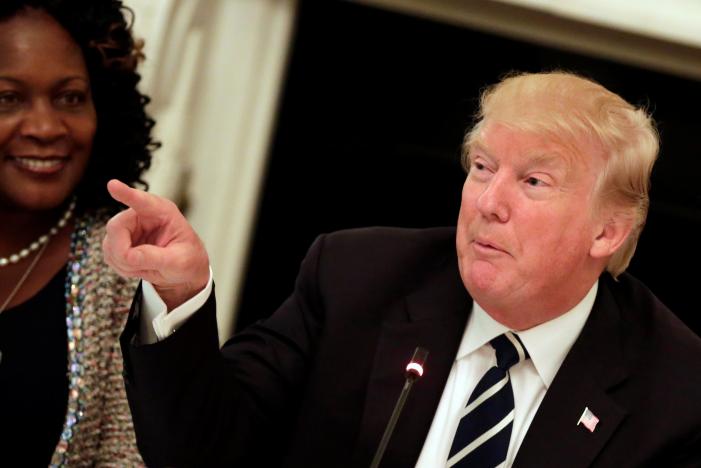 Phản pháo cựu giám đốc FBI, Tổng thống Donald Trump sẵn sàng làm chứng