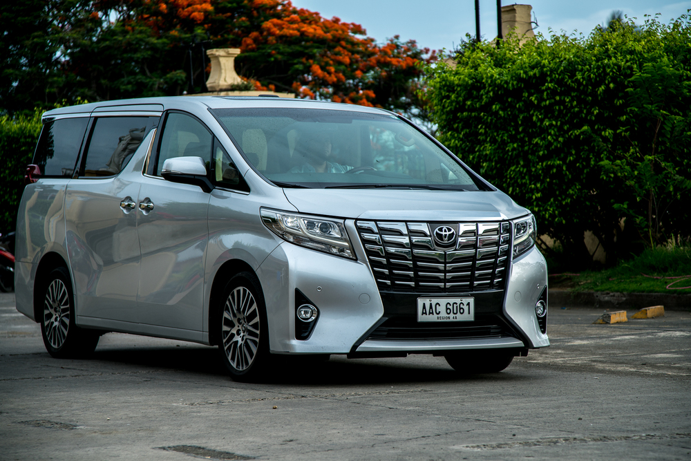 Toyota Alphard - chuyên cơ mặt đất vừa ra mắt có gì?