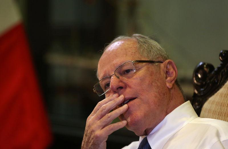 Peru trục xuất đại sứ Venezuela, kêu gọi ông Maduro từ chức