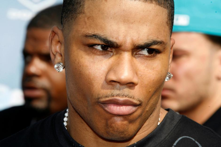 Rapper đoạt Grammy bị bắt vì bị cáo buộc hiếp dâm