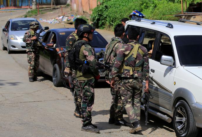Qu&acirc;n đội Philippines thiệt hại nặng ở Marawi - Ảnh 1.