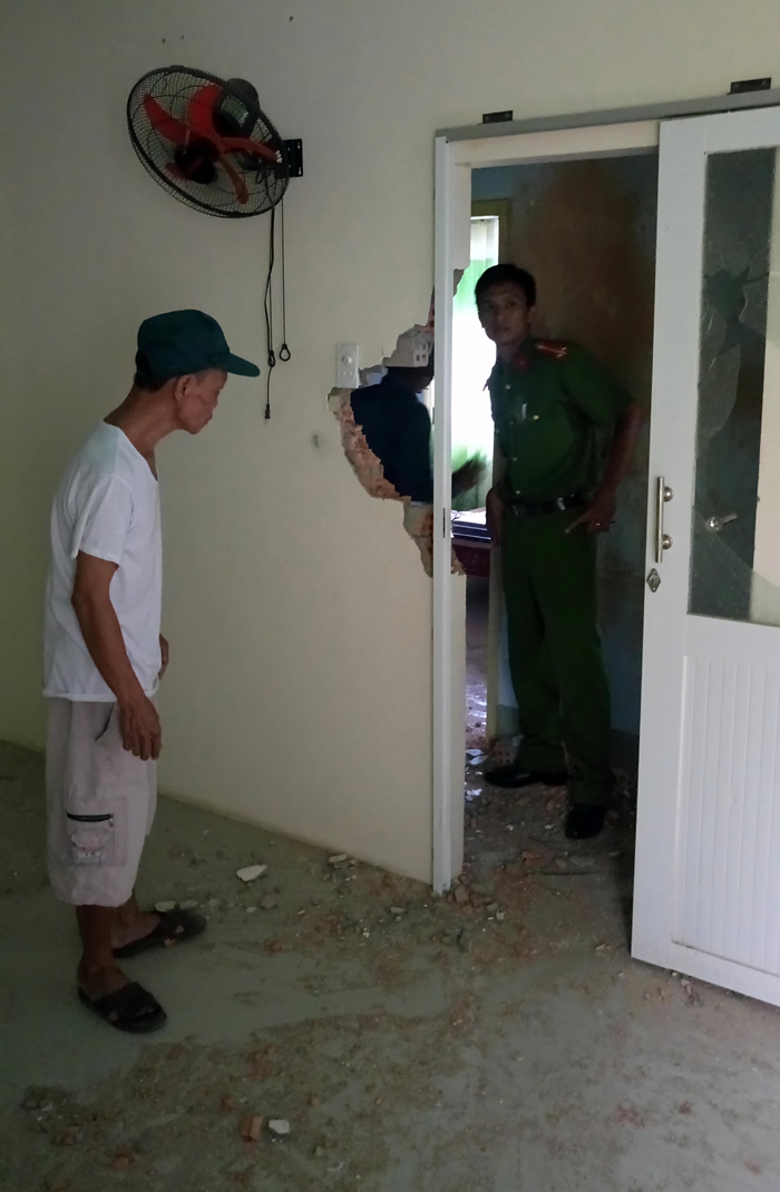 Vụ nổ hư hỏng nhiều nhà dân: Trung đoàn Không quân 937 hỗ trợ thiệt hại