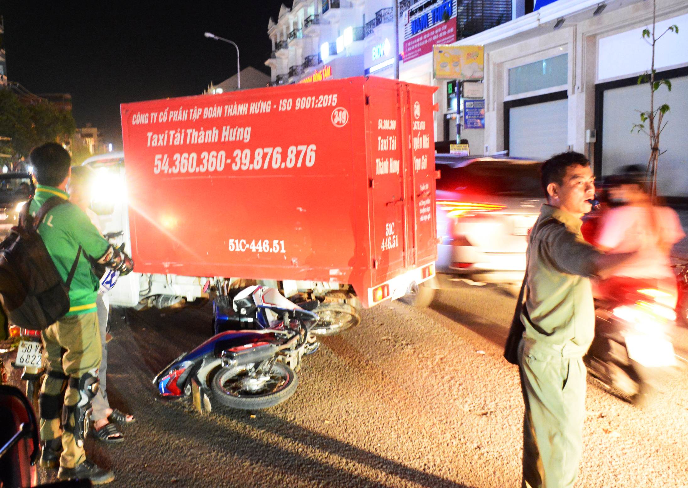Tai nạn liên hoàn trên đường Phan Văn Trị, 1 người trọng thương