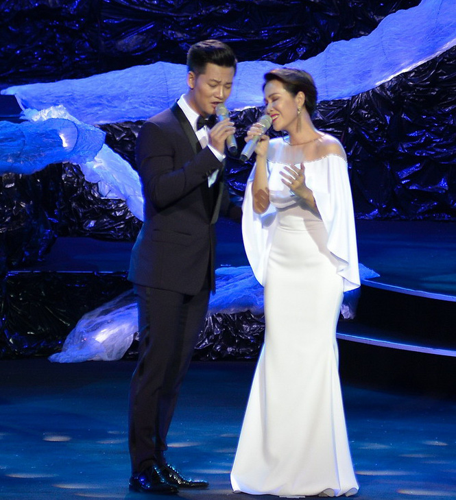 Đức Tuấn song ca cùng Uyên Linh