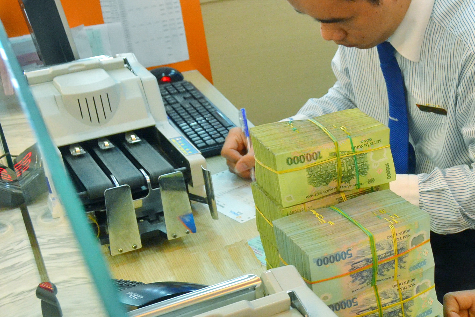 Tất toán nợ xấu bị ngân hàng làm khó?