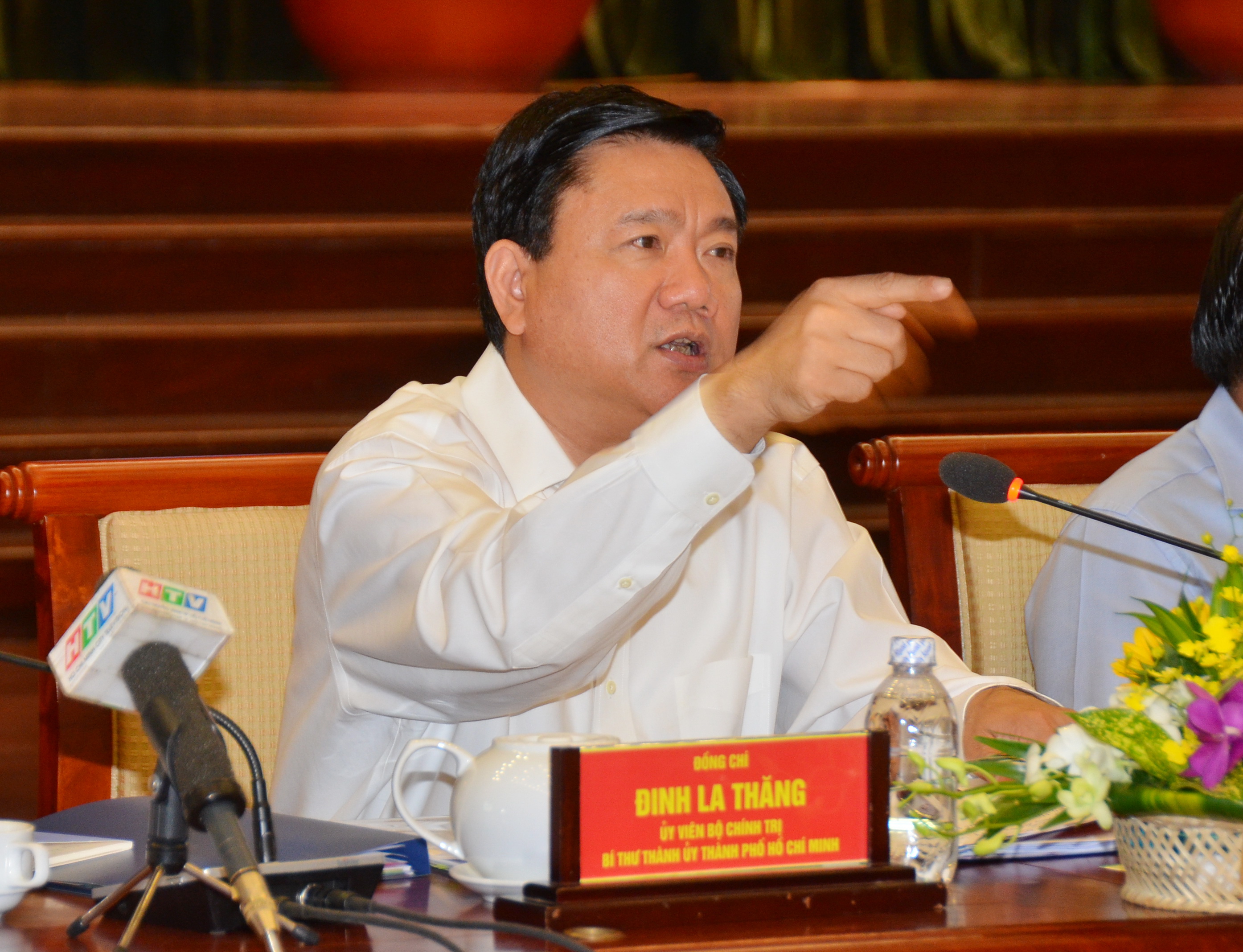 Bí thư TP Đinh La Thăng cho rằng nền kinh tế đang có nhiều cơ hội vàng để tăng trưởng. Ảnh: Tấn Thạnh