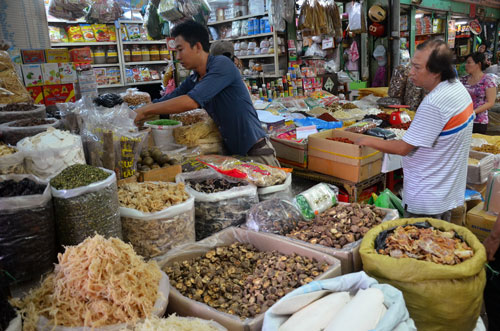 Hộ kinh doanh yếu thế trong cạnh tranh