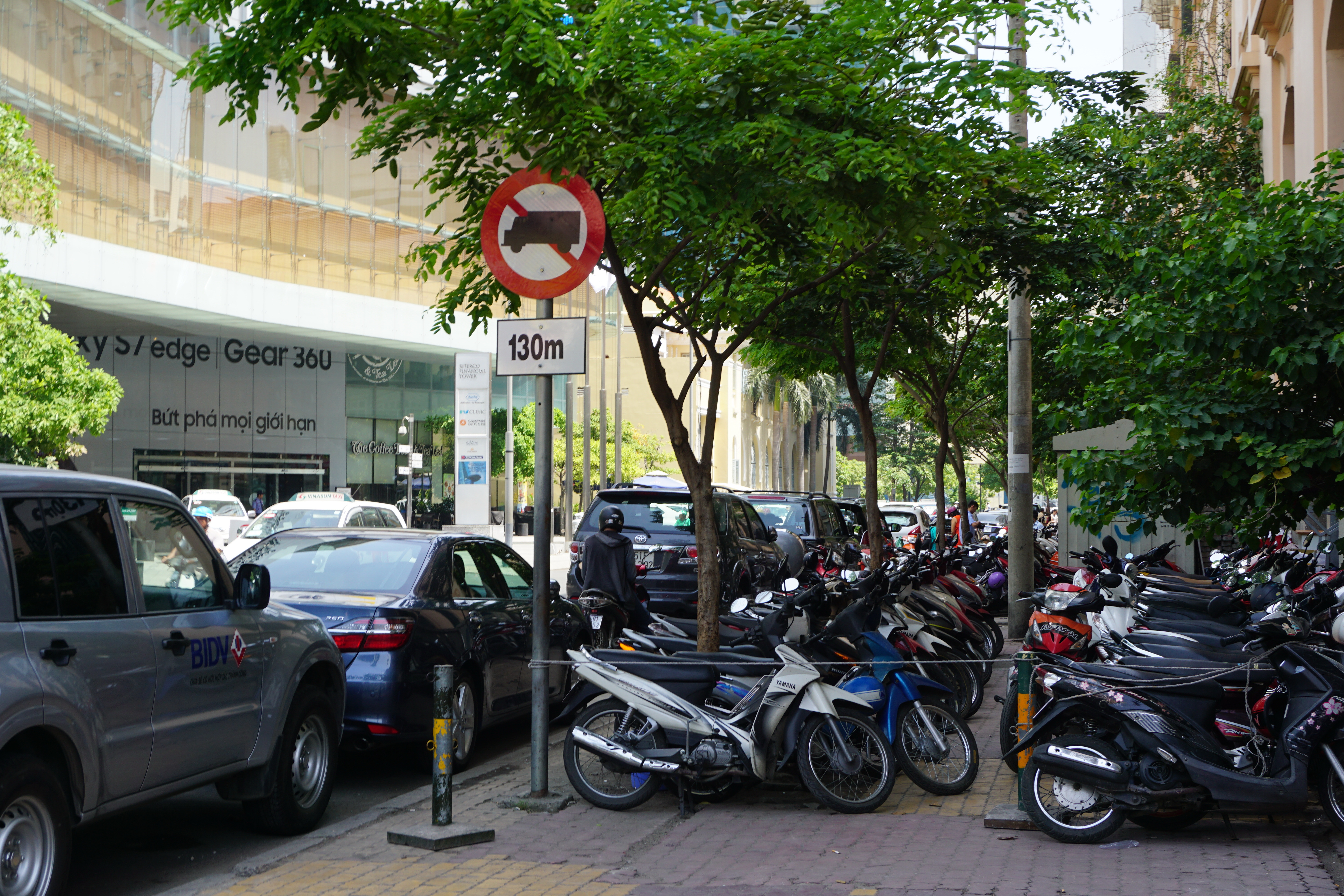 Giá thuê vỉa hè TP HCM sẽ tính theo từng tuyến đường