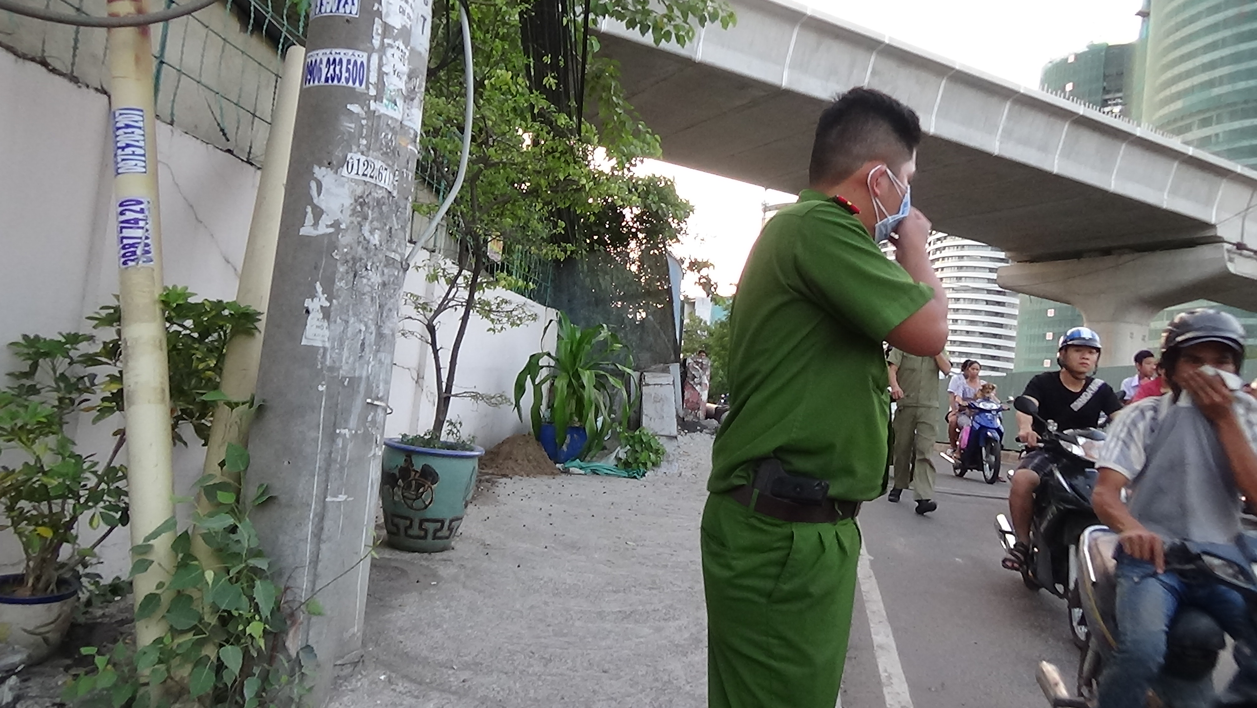 Xác định bao tải lạ ở Bình Thạnh chứa... xác chó