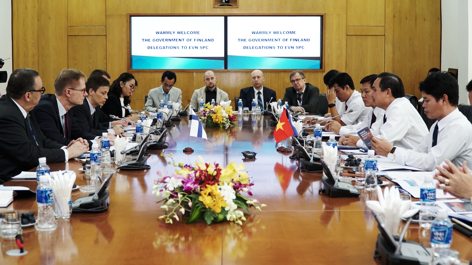 EVNSPC làm việc với đoàn đại biểu Chính phủ Phần Lan