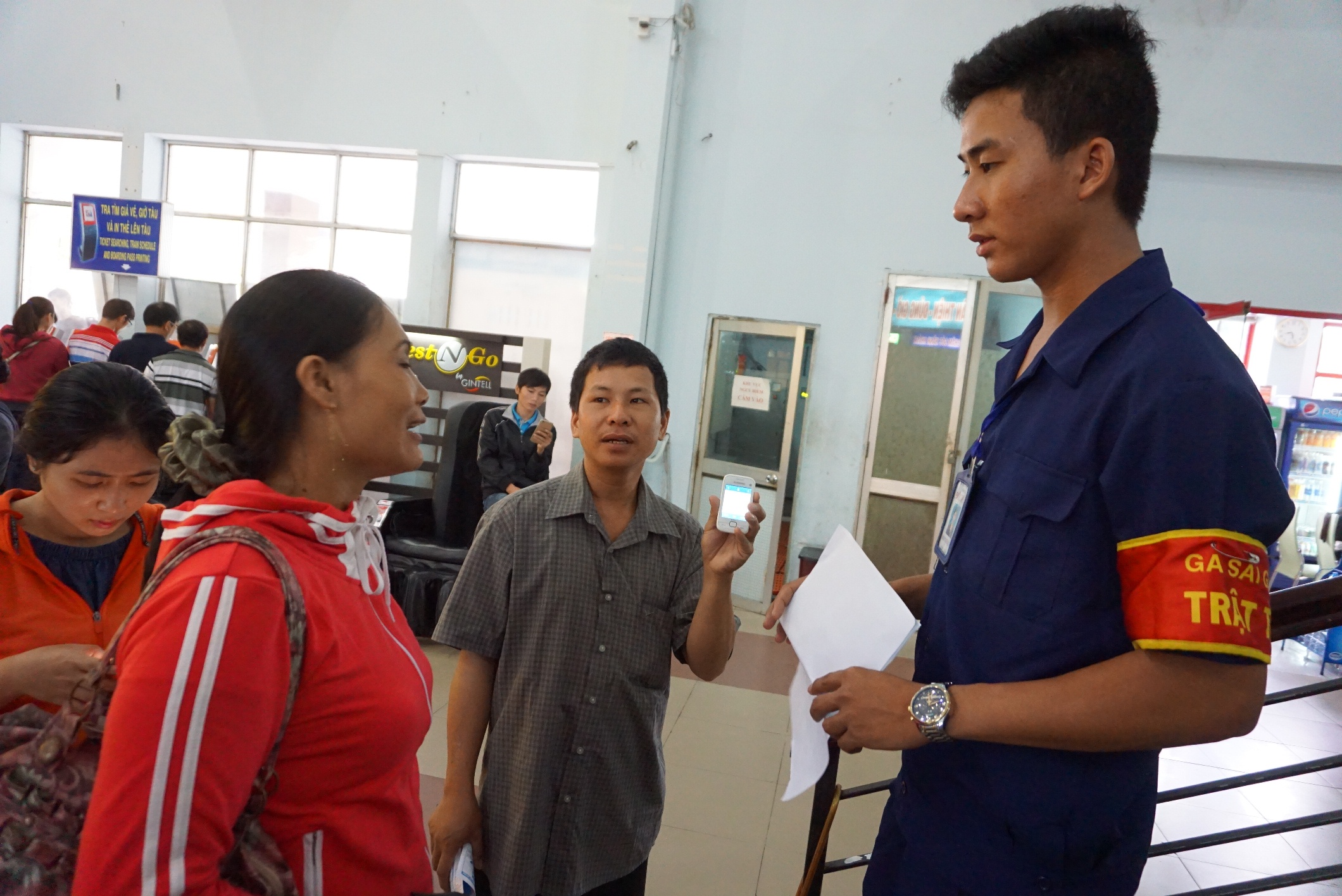 Hơn 50.000 v&eacute; t&agrave;u Tết đặt th&agrave;nh c&ocirc;ng qua mạng sau 2 giờ mở b&aacute;n - Ảnh 2.