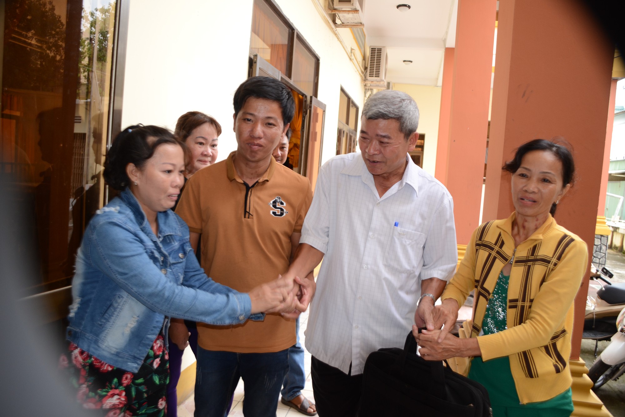 Vụ tờ vé số độc đắc nghi bị đánh tráo: Bà Tuyết thắng kiện