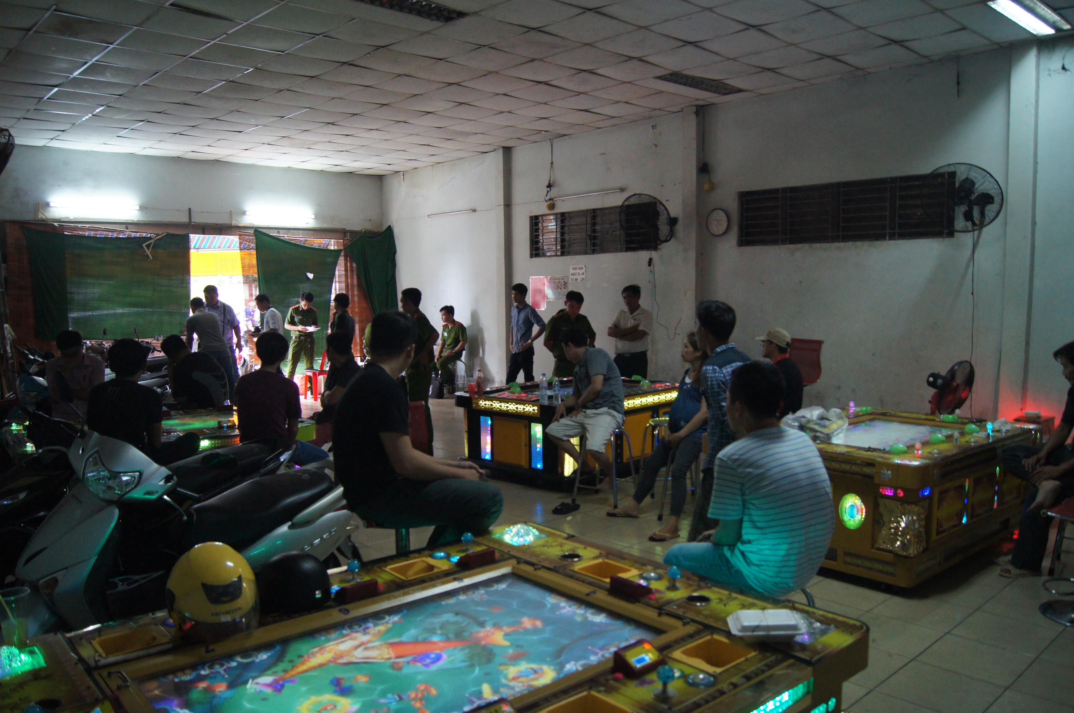 Đang thắng game bắn cá 10 triệu đồng, bị công an bắt