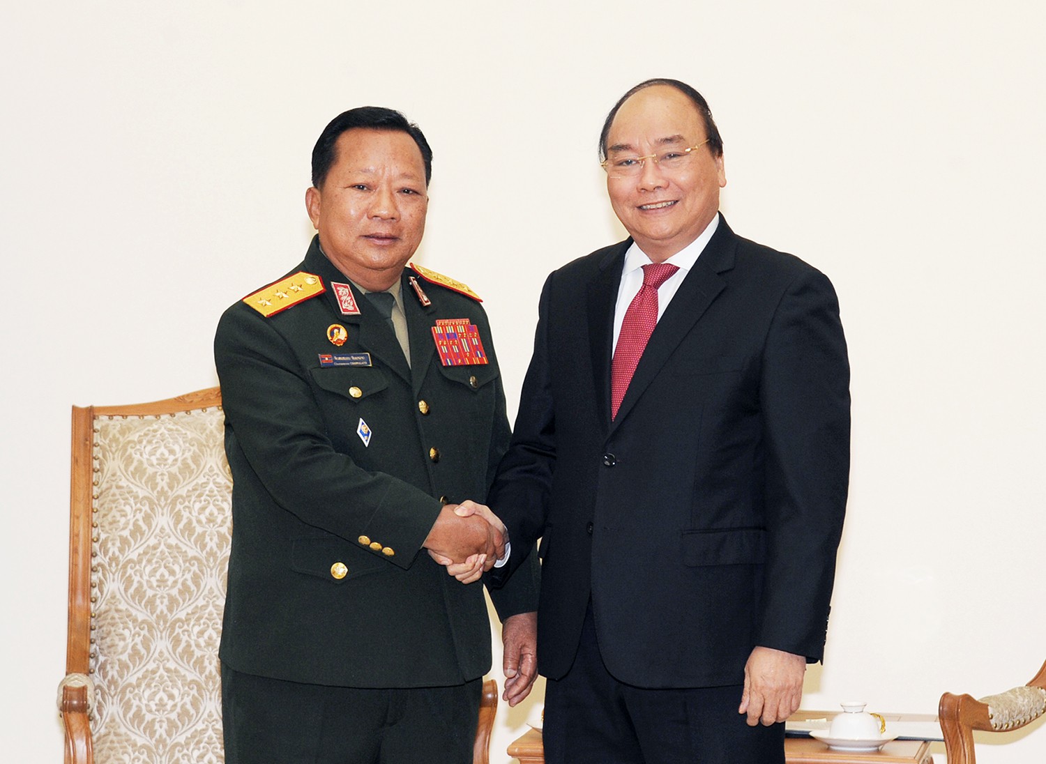 Thủ tướng Nguyễn Xuân Phúc: Việt Nam giúp Lào là giúp chính mình