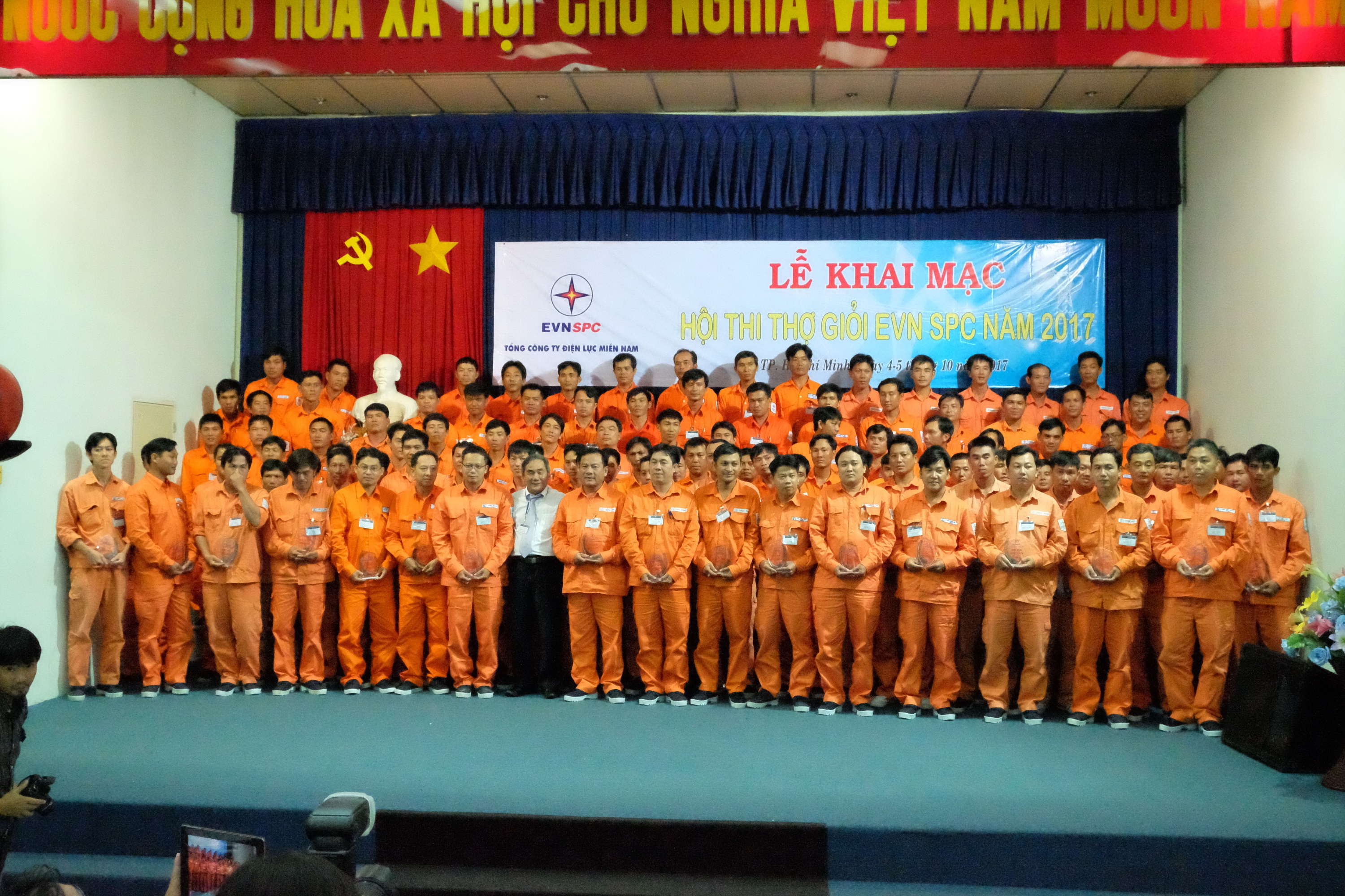 Điện lực miền Nam khai mạc hội thi thợ giỏi cấp tổng công ty