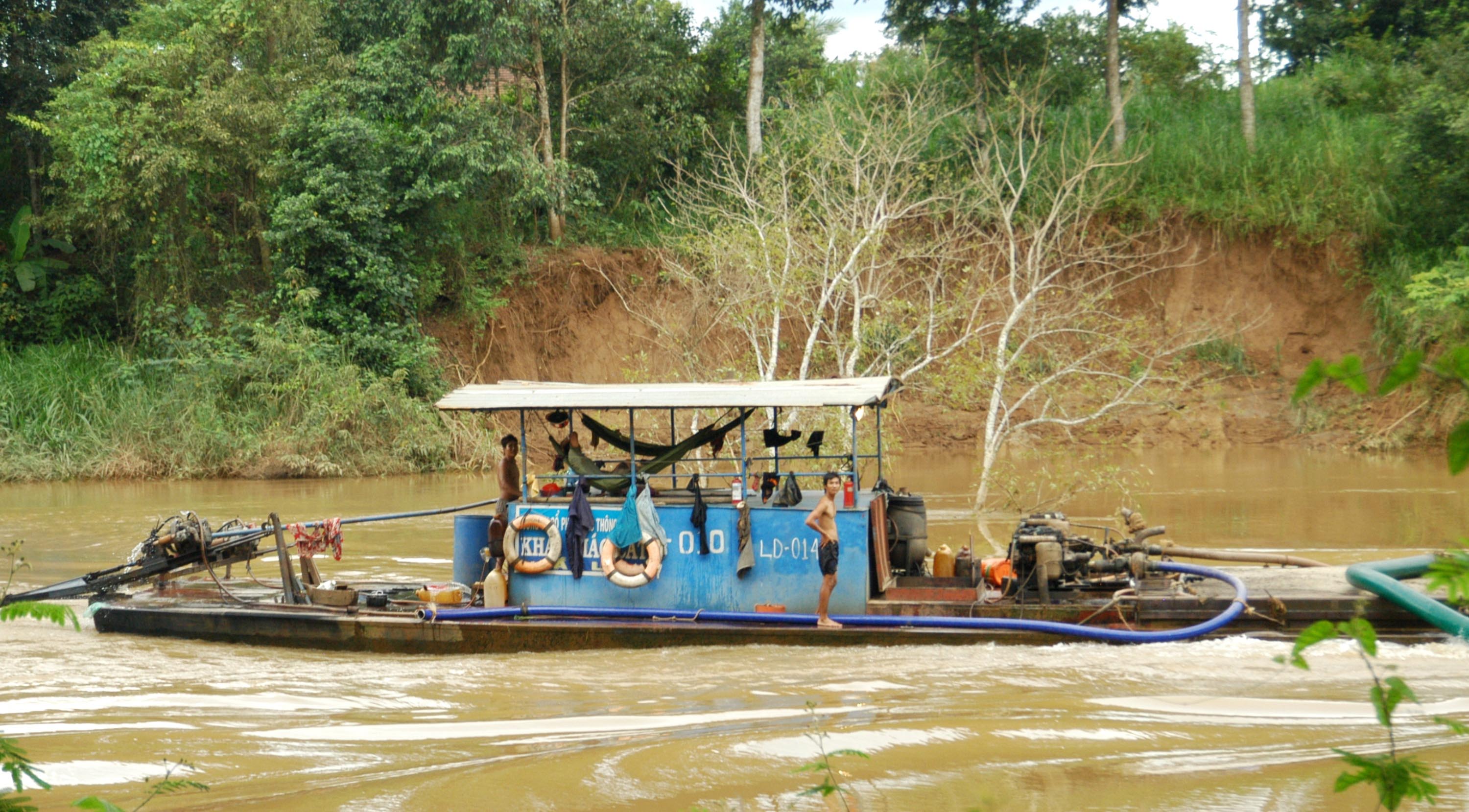 Kh&ocirc;ng đội trời chung với c&aacute;t tặc - Ảnh 1.