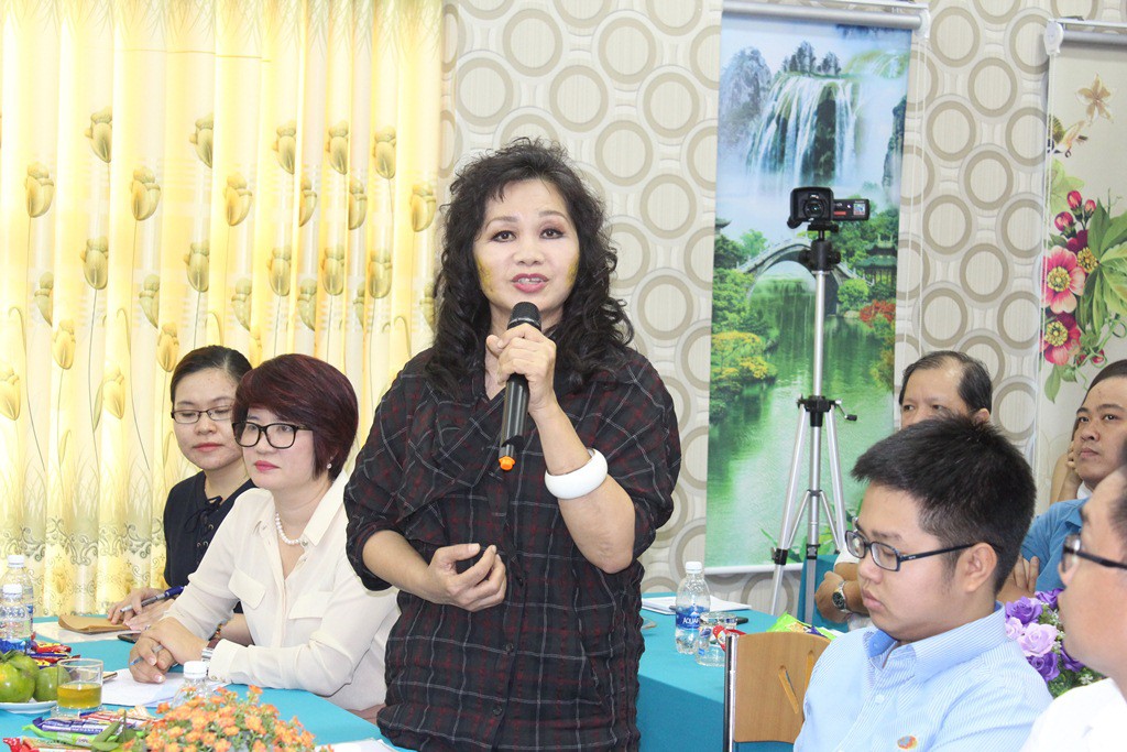 Mạng xã hội khó kiểm soát, dễ bị lợi dụng
