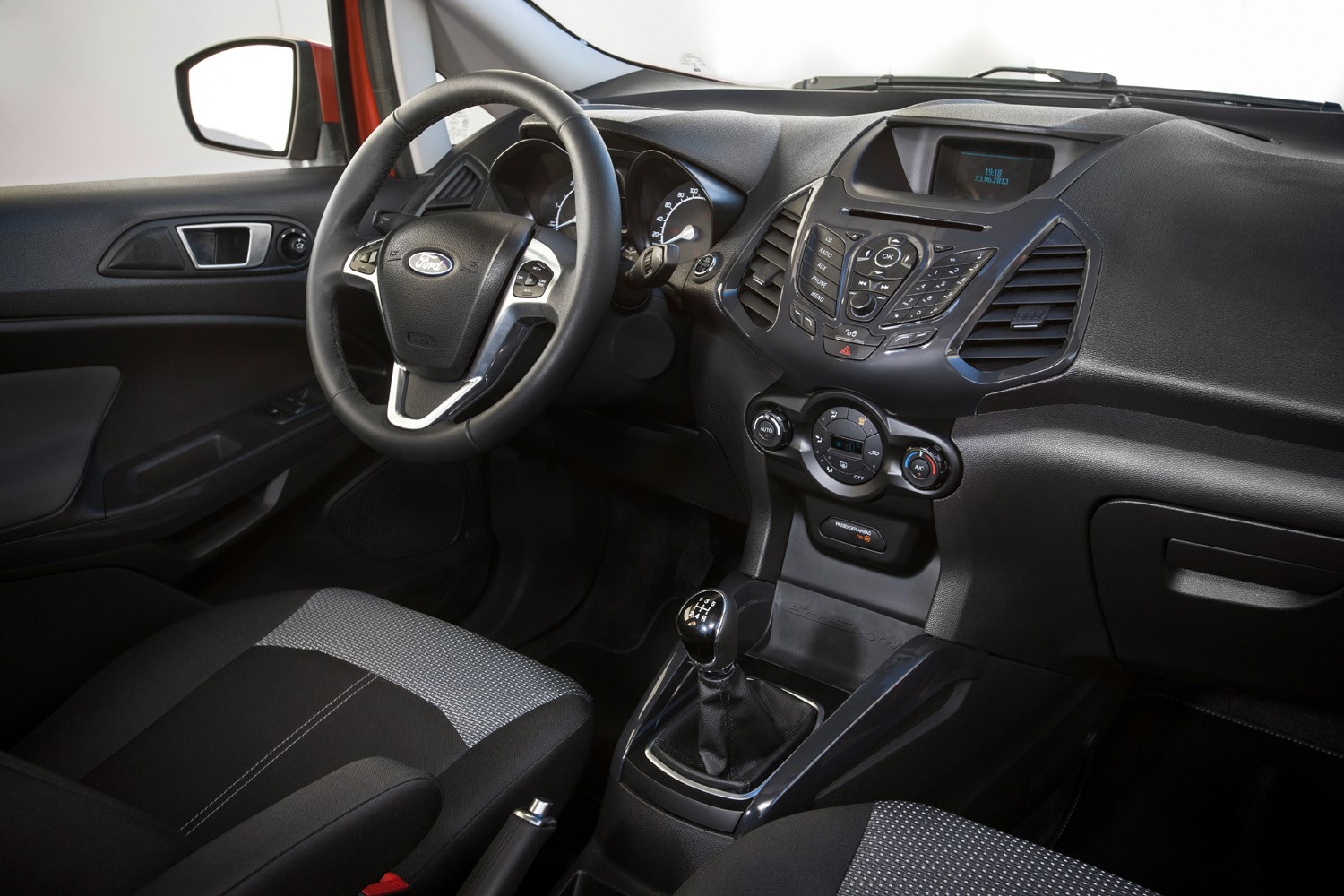 So sánh Chevrolet Trax với Ford EcoSport - Ảnh 4.